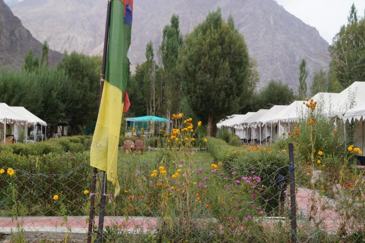 Paramount Camp Hotel Leh Exterior photo